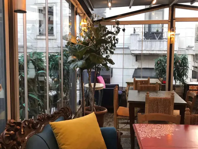 Arada Beyrut Cafe'nin yemek ve ambiyans fotoğrafları 1