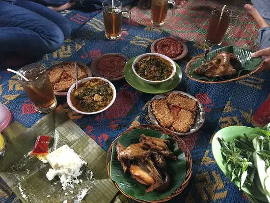 Gambar Makanan Warung Lesehan Ayam Goreng Pak Sholeh 6