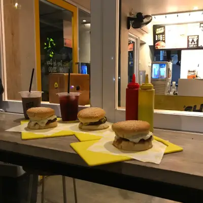 Hits Burger