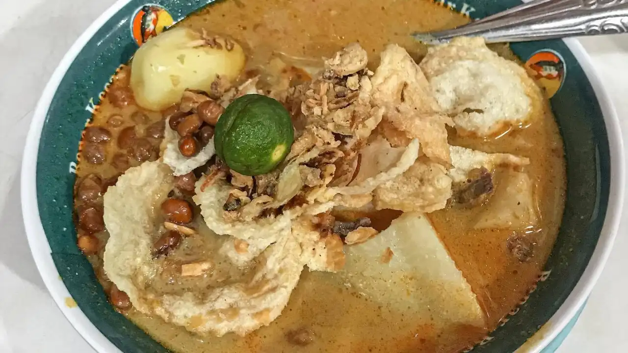 Lontong Kari Kebon Karet