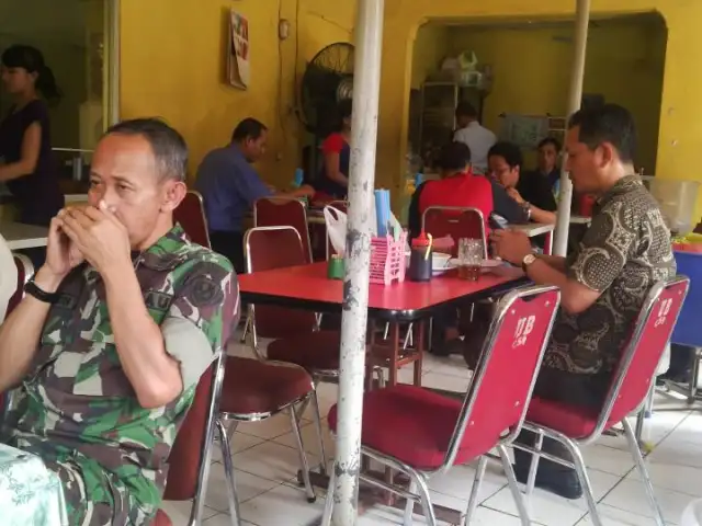 Gambar Makanan Warung Makan Sop Iga Sapi Bambu Kuning 8