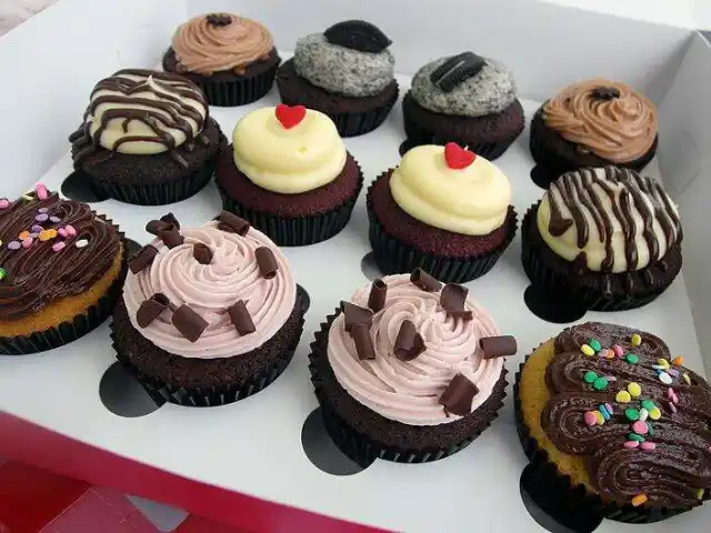 Gambar Makanan Twelve Cupcakes 15