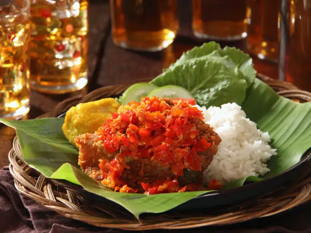 Restoran Ayam Geprek & Lalapan Nusantara By Ambo Dalle