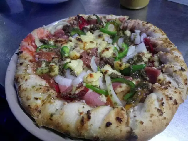 Chef Arnold's Pizza Food Photo 10