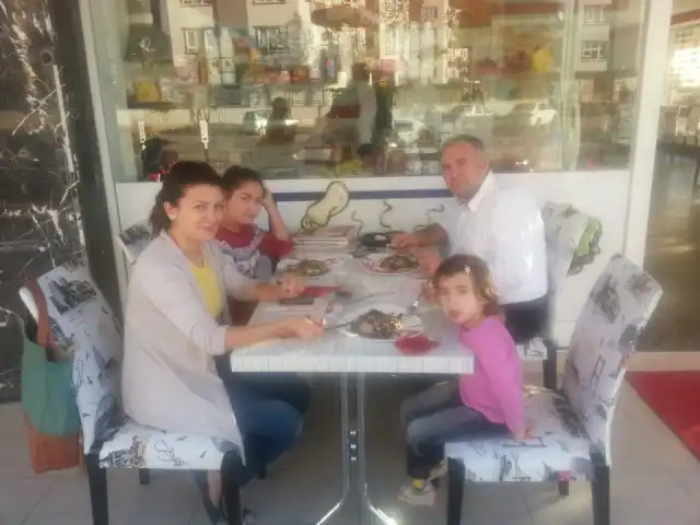 MiddleVillage Waffle Cafe&Bistro'nin yemek ve ambiyans fotoğrafları 4