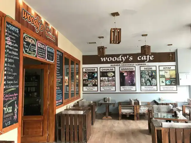 Woody's Book & Coffee'nin yemek ve ambiyans fotoğrafları 2
