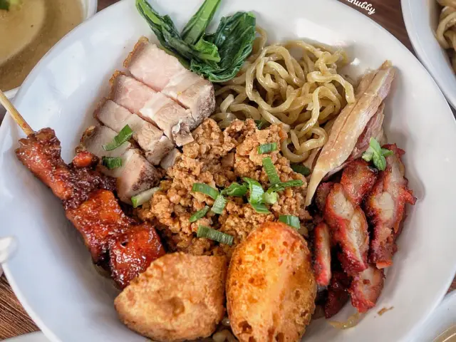 Gambar Makanan Huang Noodle Bar 11