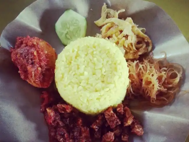 Gambar Makanan Nasi Kuning Sambal Tuna 3