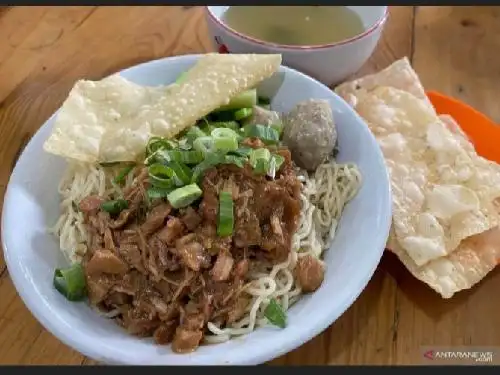 Mie Ayam Pangsit Mbak Yatik