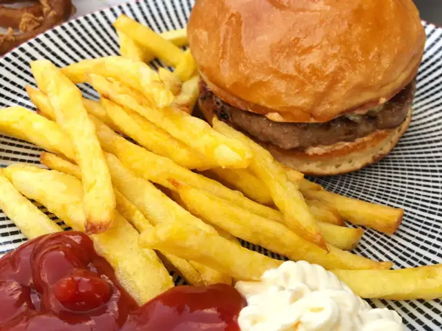 Dingil Burger'nin yemek ve ambiyans fotoğrafları 10