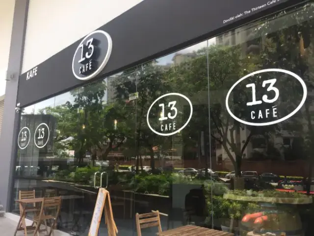 13 Cafe
