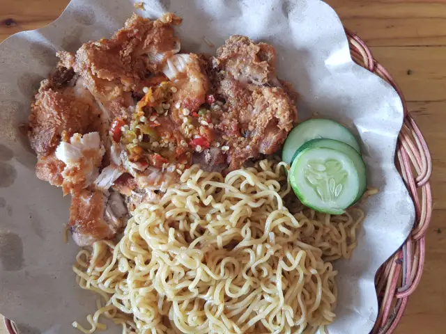 Gambar Makanan Geprek Bensu 9