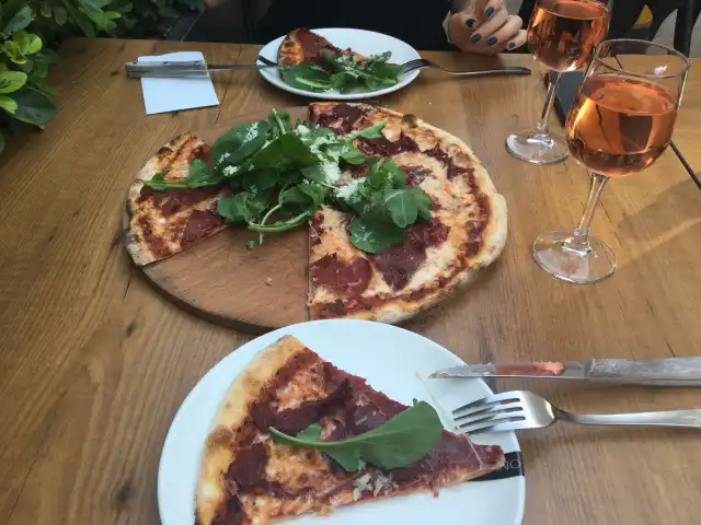 Pizza İl Forno'nin yemek ve ambiyans fotoğrafları 14