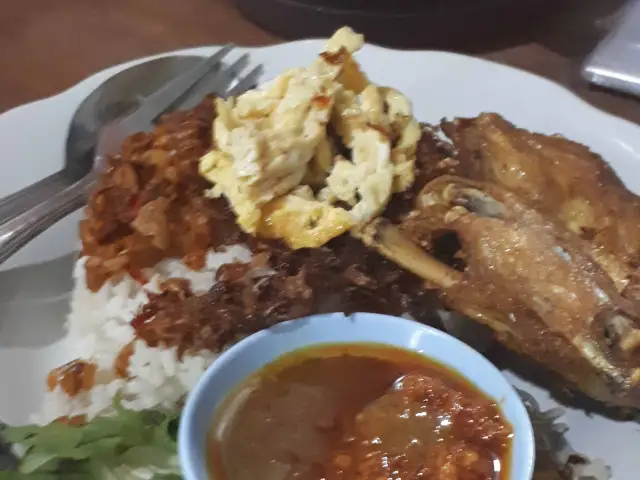 Gambar Makanan Nasi Uduk Betawi 2