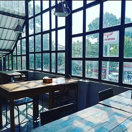 Simpang Luwe - Cafe & Resto