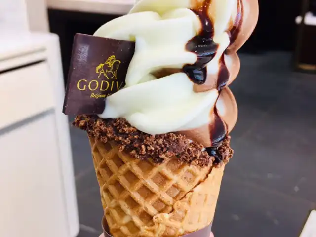 Godiva Chocolatier Food Photo 8