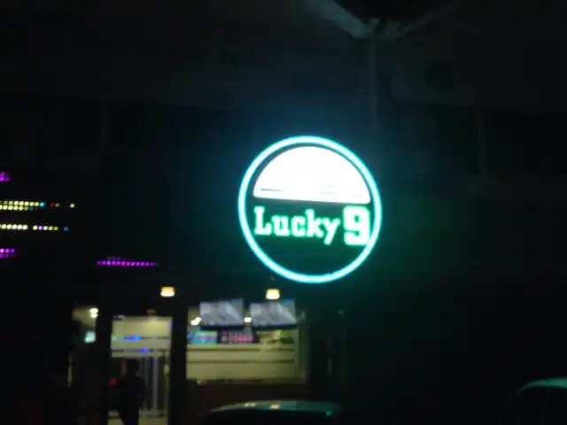Lucky 9 Family Karaoke Food Photo 2