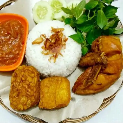 Gambar Makanan Ayam Geprek Dan Lalapan Angriani 9