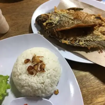 Ikan Bakar Tepi Laut 154