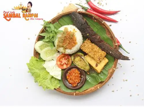 Pecel Lele Sambal Rampai Khas Lampung