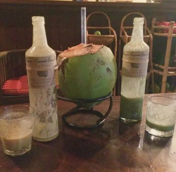 Gambar Makanan Wayan's Coconut Jucies Bar 1