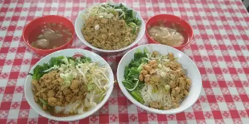 Bakmi RR, Benda