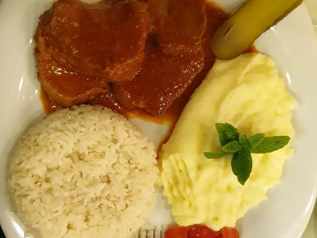 Abuşzade Döner & Kebap Salonu'nin yemek ve ambiyans fotoğrafları 7