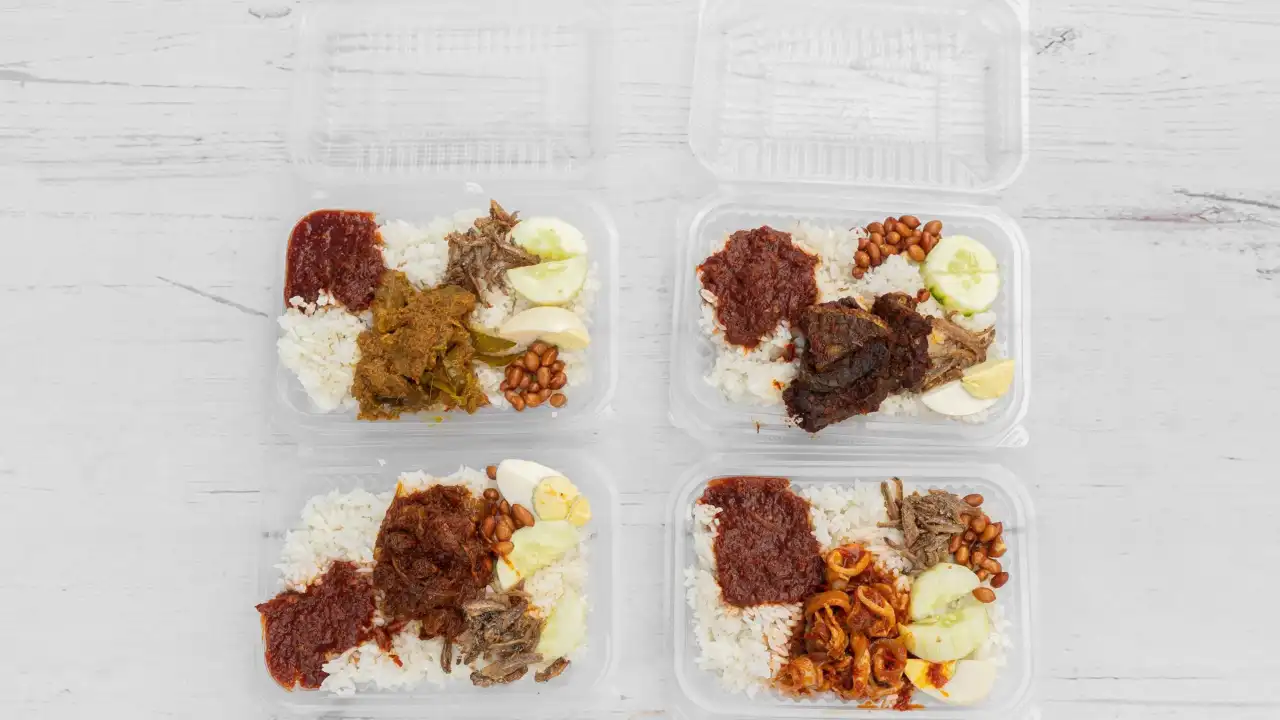 Nasi Lemak, Nasi Ayam Kak Ina.