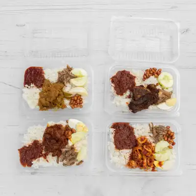 Nasi Lemak, Nasi Ayam Kak Ina.