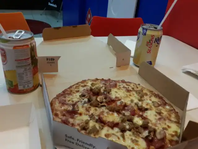 Domino's Pizza Food Photo 13