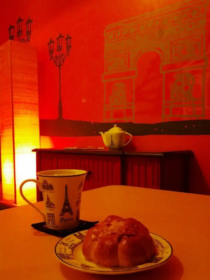 Paris Bakery & Cafe Lounge