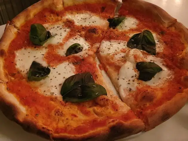 Olivia's Pizzeria'nin yemek ve ambiyans fotoğrafları 7