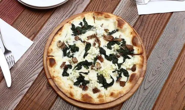 Fiore Italian Restaurant - Pizzeria'nin yemek ve ambiyans fotoğrafları 15