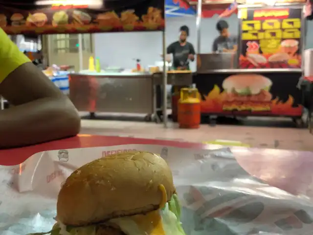Burger Baek Klang Food Photo 1