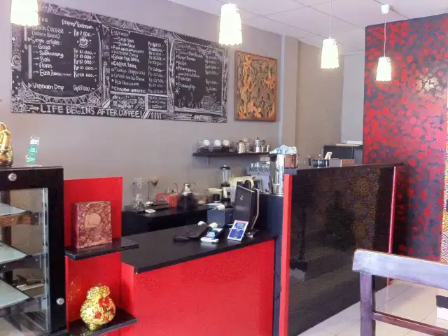 Gambar Makanan ​Eponine Coffee Shop 6