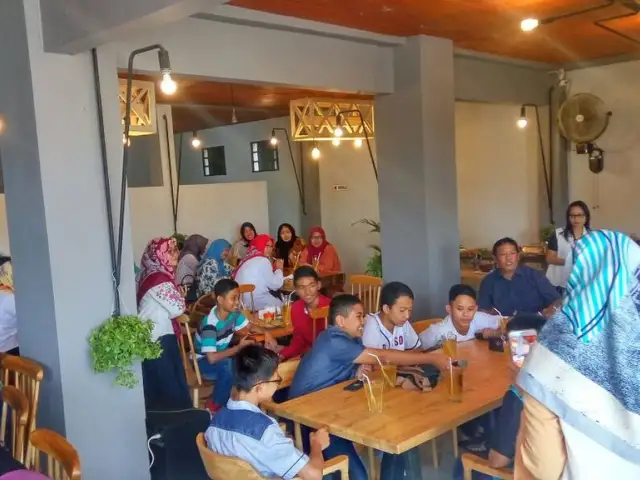 Gambar Makanan De Mangan Resto 8