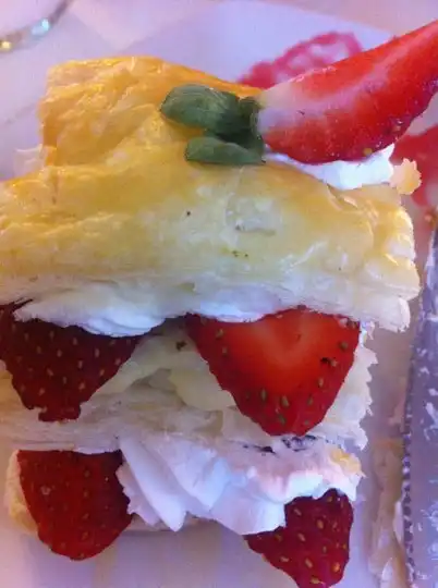 Strawberry Moment Dessert Cafe Food Photo 4