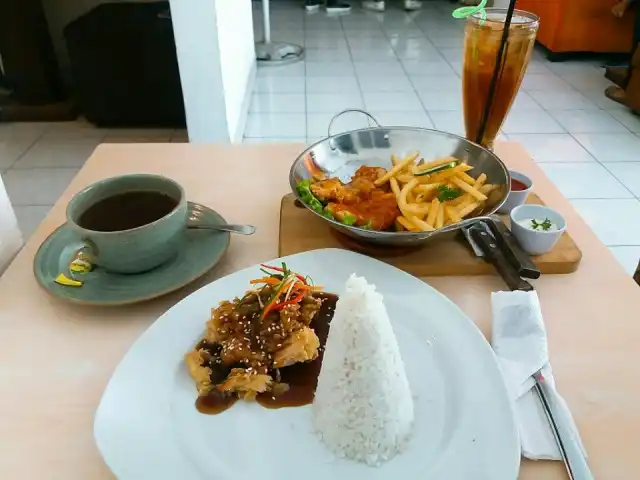 Gambar Makanan Cinnamon Bistro 10