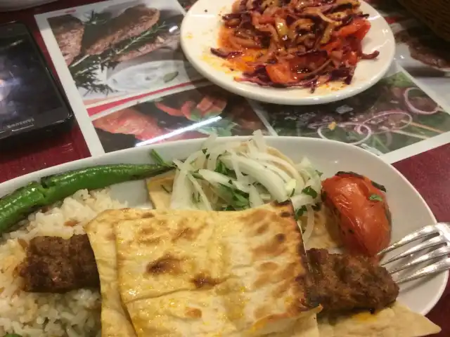 Singa Közde Piliç Kebap Salonu'nin yemek ve ambiyans fotoğrafları 2