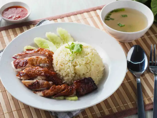 Roasted Chicken & Pork Rice @ Restaurant Loong Moon