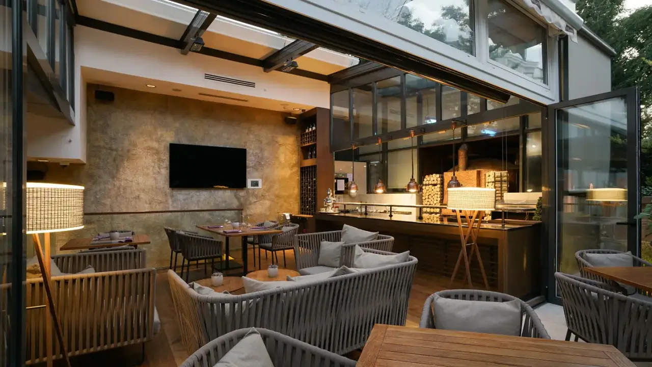 Aruni Restoran & Bar - Lugal, A Luxury Collection Hotel