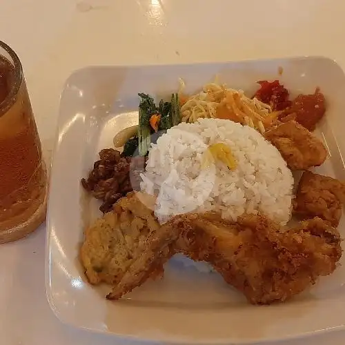 Gambar Makanan Nasi Campur Hidayah, Jalan Bandar Udara Ngurah Rai 12