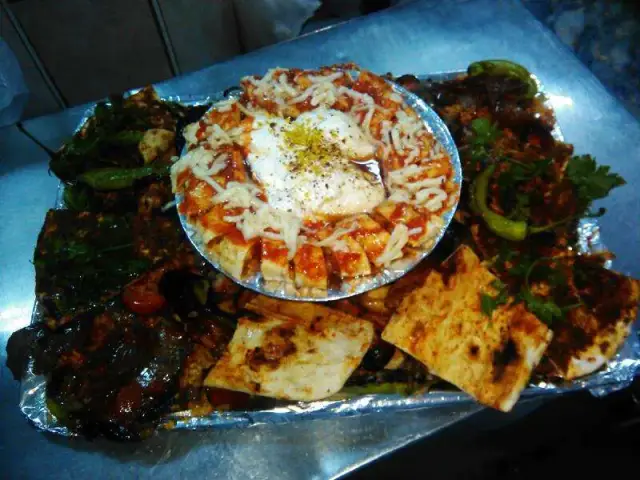 Urfa Halil Ibrahim Sark Sofrasi'nin yemek ve ambiyans fotoğrafları 31