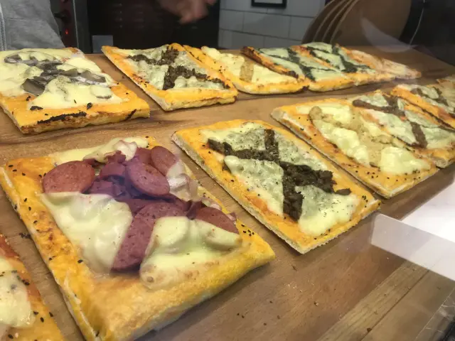 Gorgonzo Pizza'nin yemek ve ambiyans fotoğrafları 13