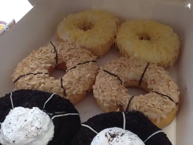 Big Apple Donuts & Coffee Food Photo 10