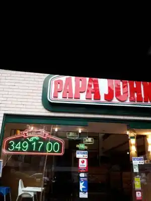 Papa John&apos;s Pizza'nin yemek ve ambiyans fotoğrafları 3