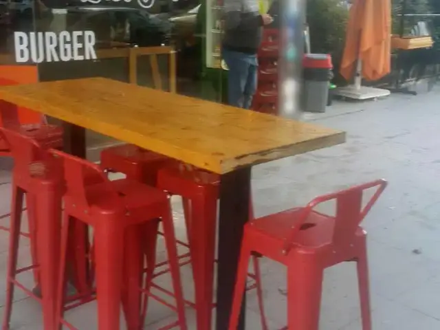 Burger Off'nin yemek ve ambiyans fotoğrafları 2