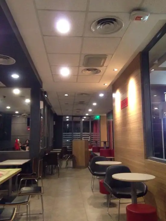Gambar Makanan McDonald's Buah Batu 3
