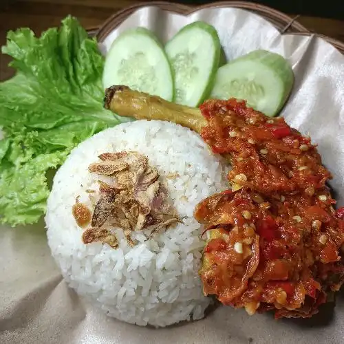 Gambar Makanan Ayam Penyet Enyong, Jati Pilar 3