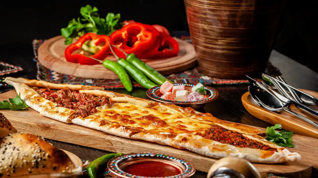 Latif Usta Lahmacun & Pide & Kebap